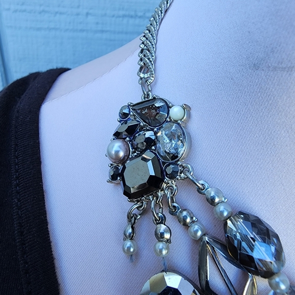 White House Black Market Chunky Glittery Beaded Jeweled Necklace 16"-18.5" EUC - Picture 4 of 11